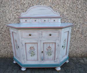 Credenza scantonata laccata usata/seminuova.